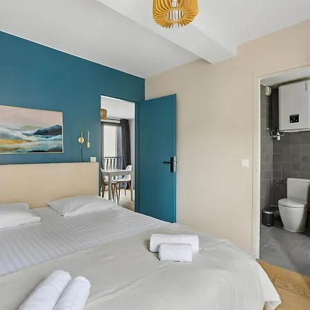 Charming With Cozy Open-plan Living *